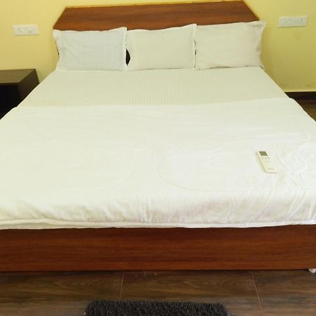 One Love Guest House Morjim Exterior foto