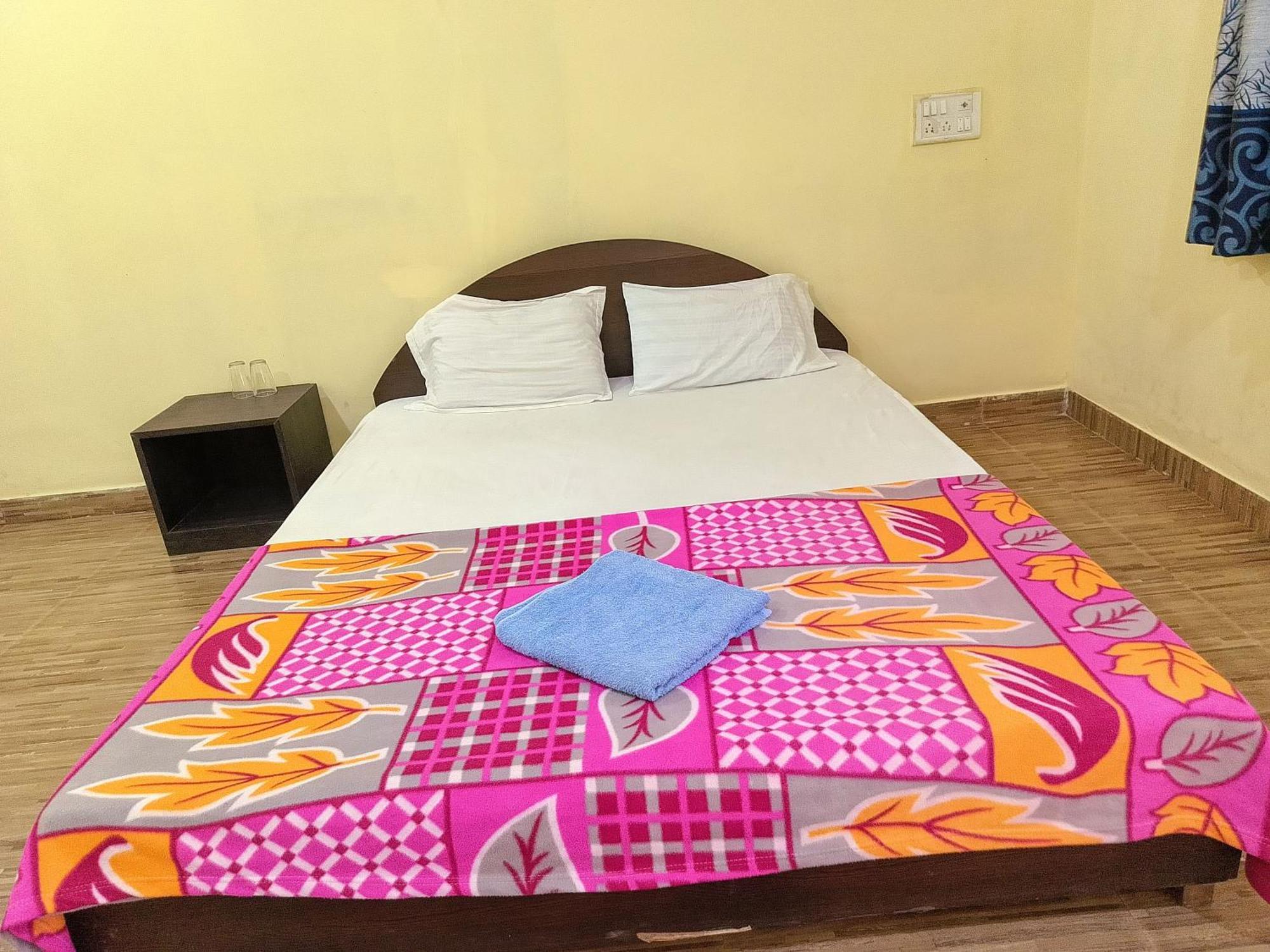 One Love Guest House Morjim Exterior foto