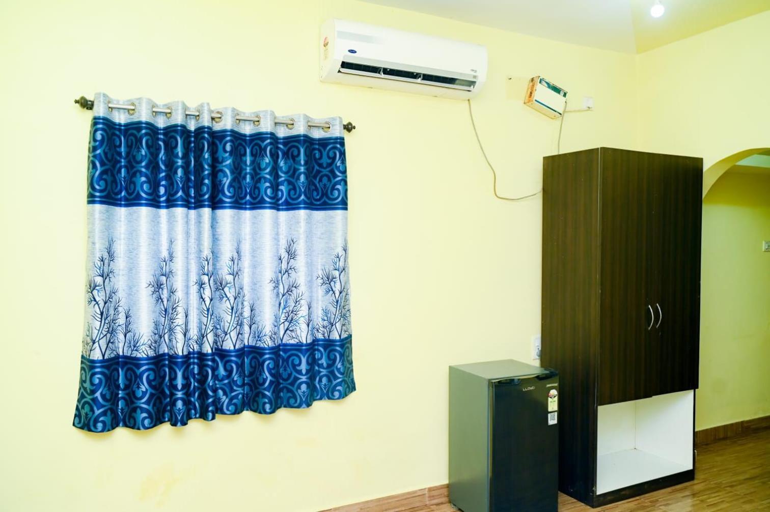 One Love Guest House Morjim Exterior foto