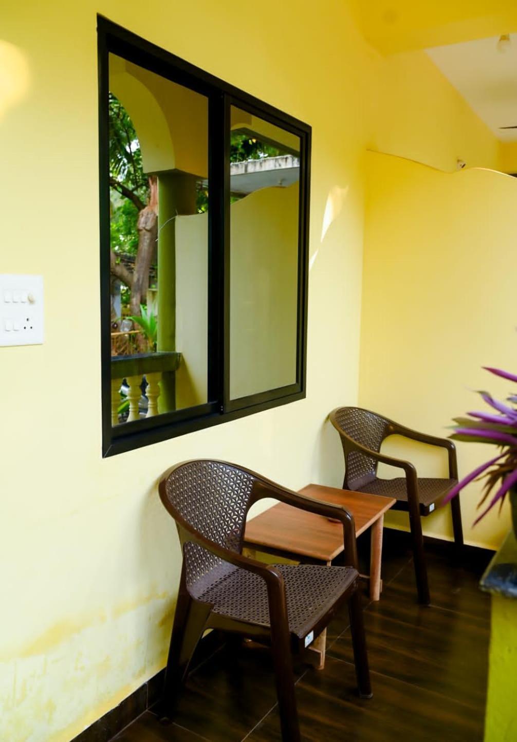 One Love Guest House Morjim Exterior foto
